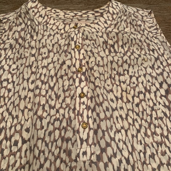 Banana Republic Animal Print Top - Picture 2 of 3